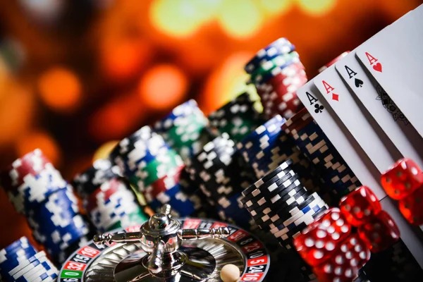 Auto Roulette configuration screen showing spin count, stake adjustment, and live balance