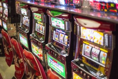 Wild Bandito slot game interface showing five reels, outlaw character symbols, and payout table on cipit188 mobile platform
